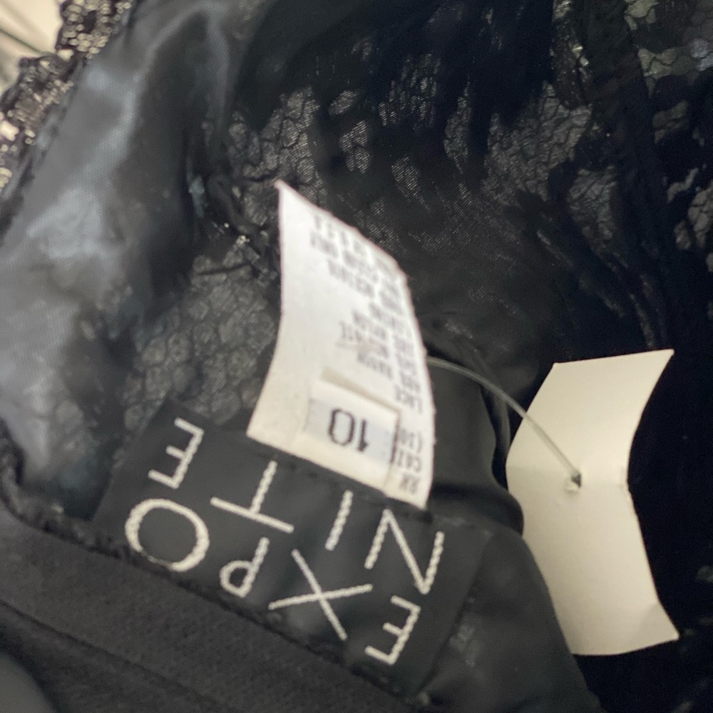 BLACK LACE FITTED DRESS - Picture 8 of 10